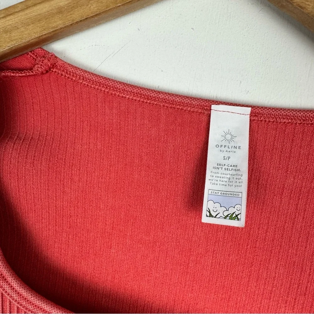 Aerie Offline Big Chill Seamless Long Sleeve T-Shirt Crop Top Sz Small Coral